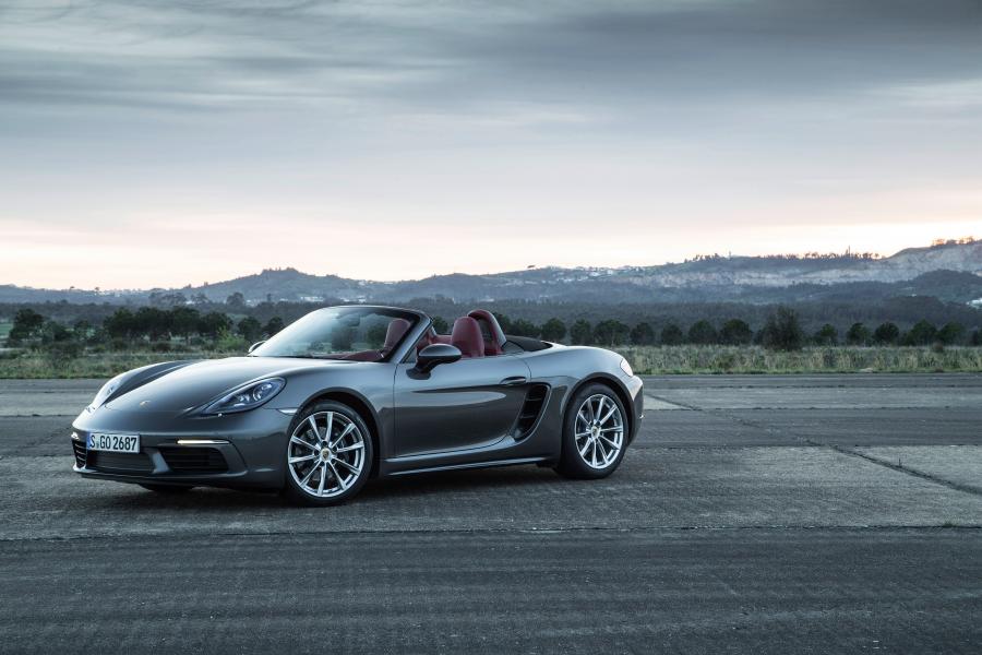  Porsche 718 Boxster 2016 года  (фото 2 из 30)